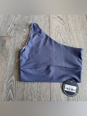 Exotica Mama Shark Gray Performance One Shoulder Comfort Crop Top Size Small